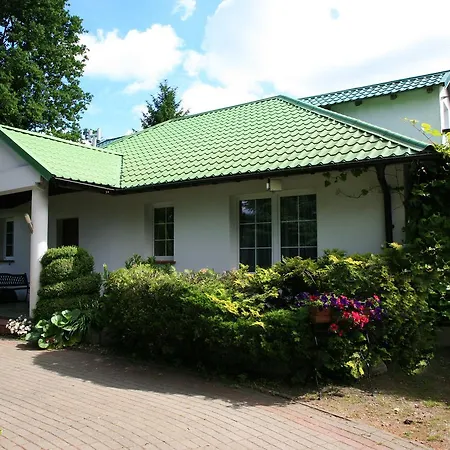 Leśny Dworek Gospodarstwo agroturystyczne *